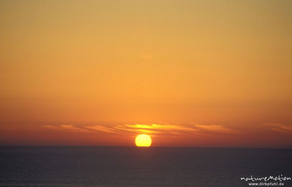 Sonne versinkt im Meer, Campomoro, Korsika, Frankreich