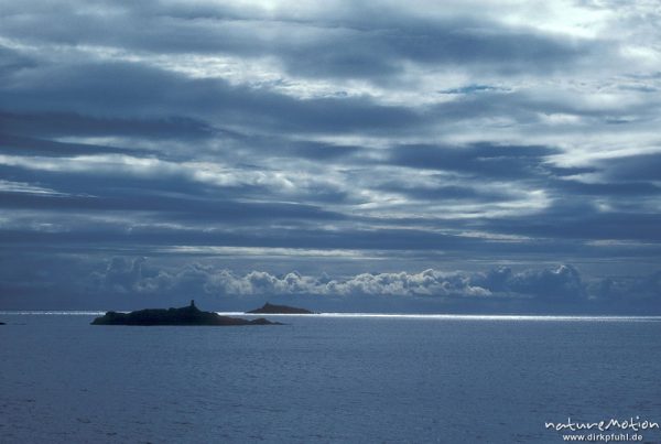 Inseln im Morgenlicht, Morgenstimmung, Küste bei Stamsund, Lofoten, Norwegen