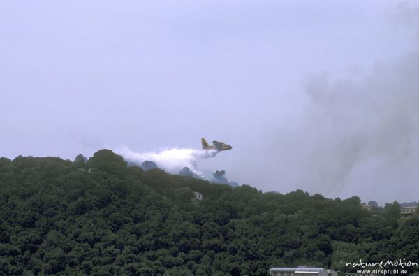 Löschflugzeug im Einsatz, Canadair, Ajaccio, Korsika, Frankreich